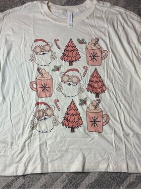 Retro Holiday Graphic Crop Top – Pink & Cream Christmas Print